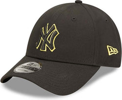 New York Yankees Team Outline Black 9FORTY Adjustable Cap