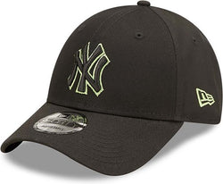 New York Yankees Team Outline Black 9FORTY Adjustable Cap