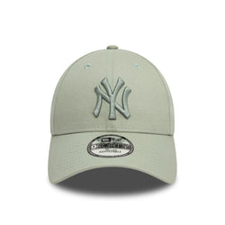 New Era New York Yankees League Essential Pastel Green 9FORTY Adjustable Cap
