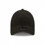 new-york-yankees-raised-logo-black-9forty-cap-60222308-center