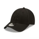 New Era New York Yankees Raised Logo Black 9FORTY Cap