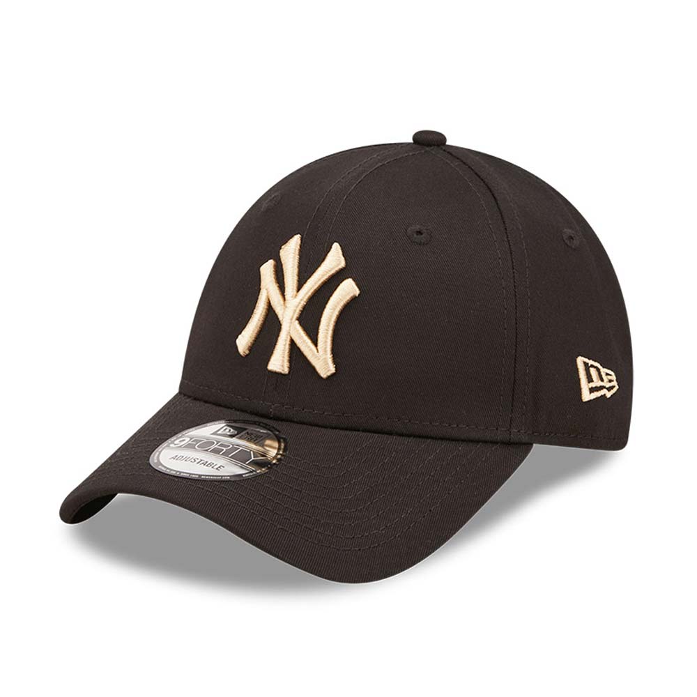 New York Yankees League Essential Black 9FORTY Adjustable Cap