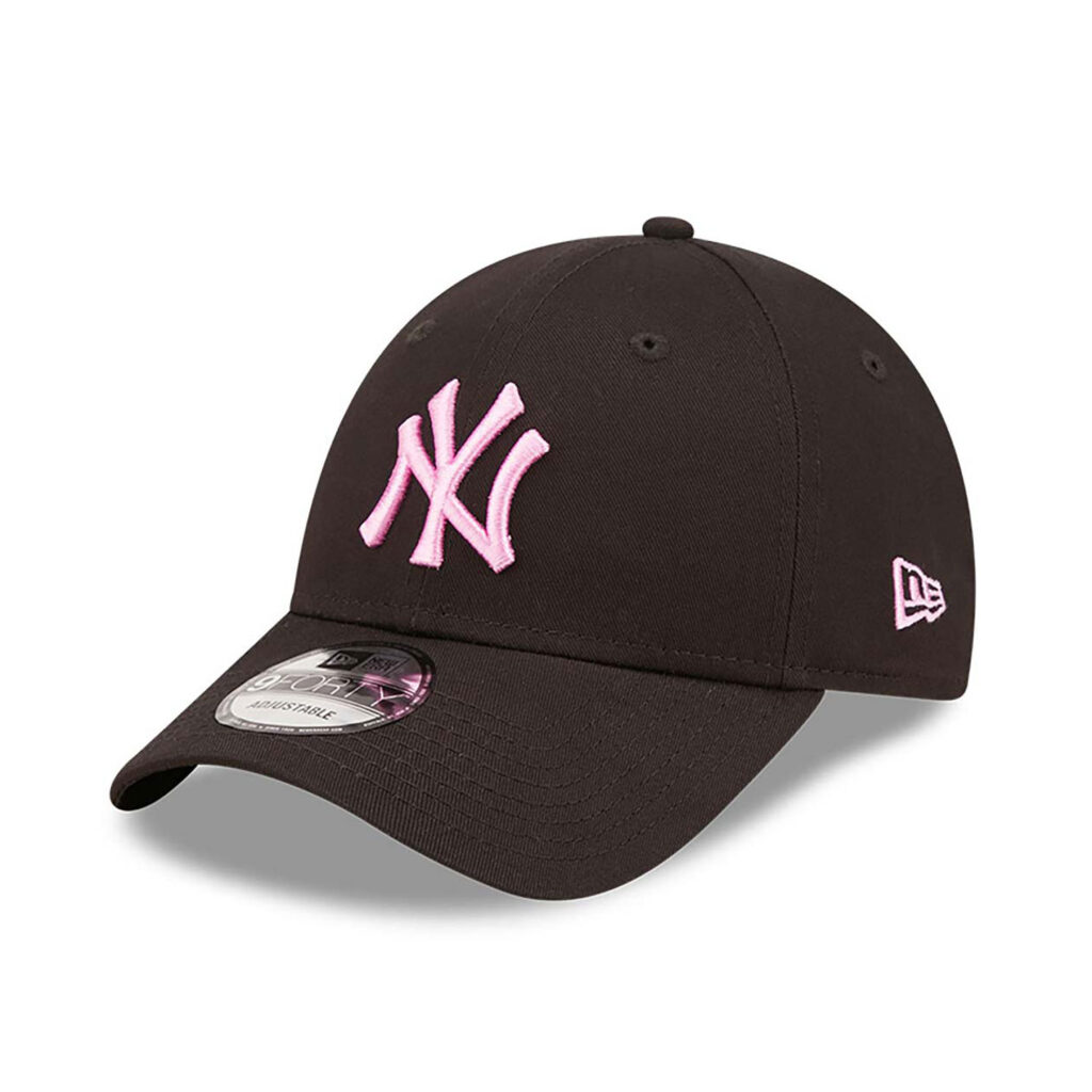 New York Yankees League Essential Black 9FORTY Adjustable Cap-left