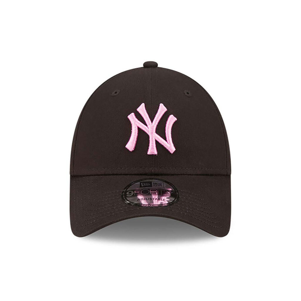 New York Yankees League Essential Black 9FORTY Adjustable Cap-right