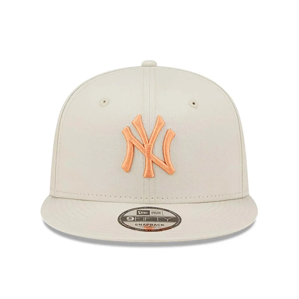 New York Yankees League Essential Cream 9FIFTY Snapback Cap-center