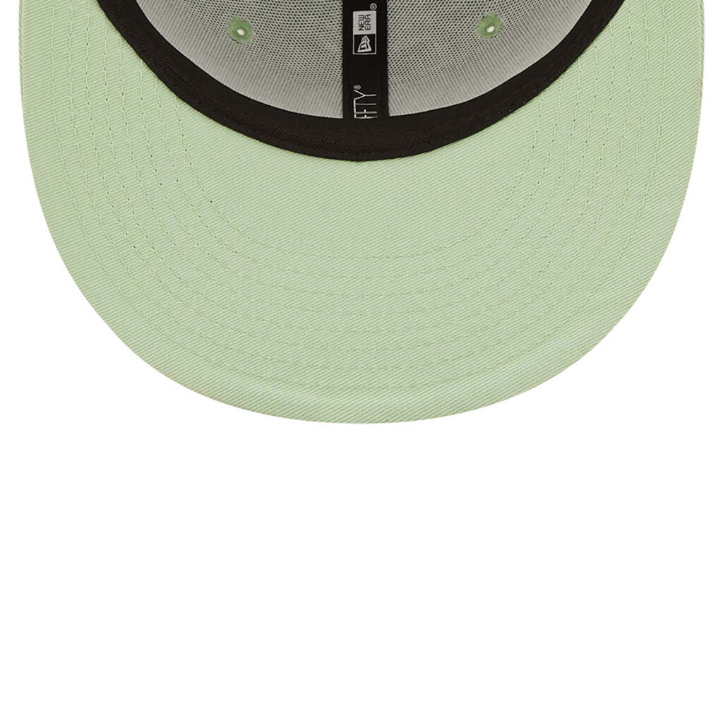 New York Yankees League Essential Green 9FIFTY Snapback Cap-bottom