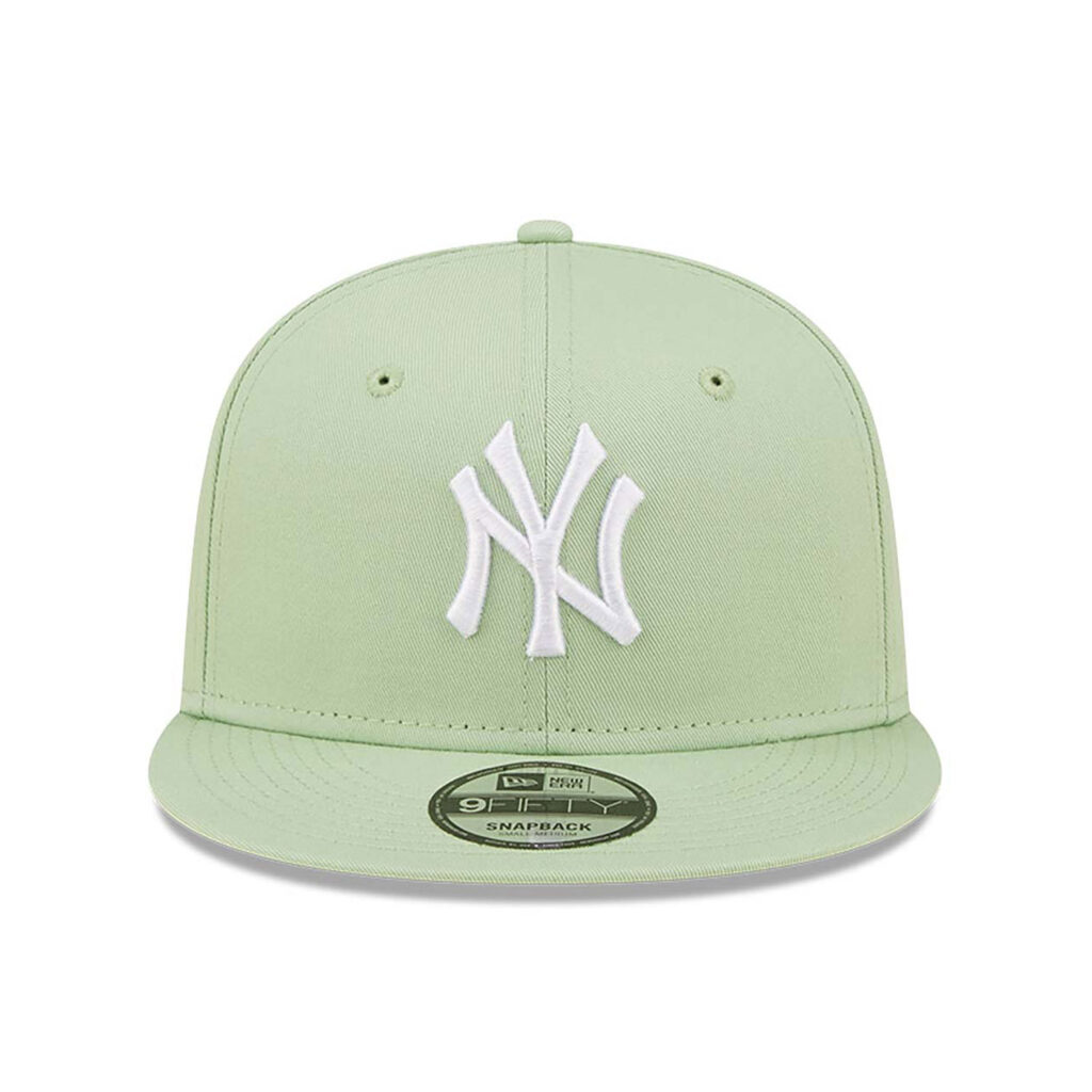 New York Yankees League Essential Green 9FIFTY Snapback Cap-center